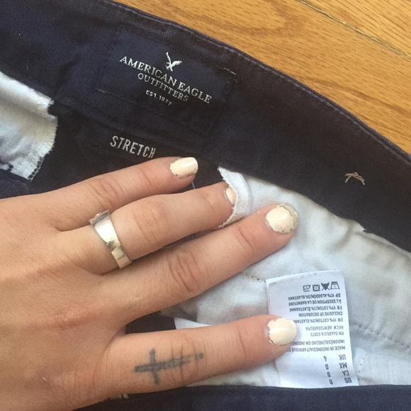 Women’s American Eagle Shorts - Picture 2 of 2